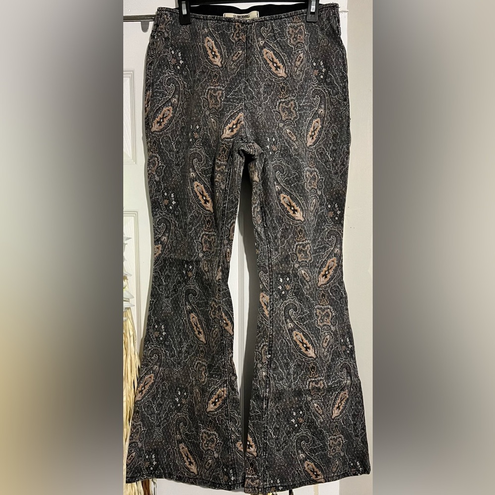 Rock & Roll Cowgirl Black and Dusty Rose Paisley Flare Pants